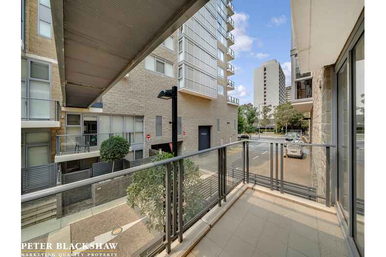 5/2 The Mews ("The Metropolitan") City 5/2 The Mews ("The Metropolitan") City