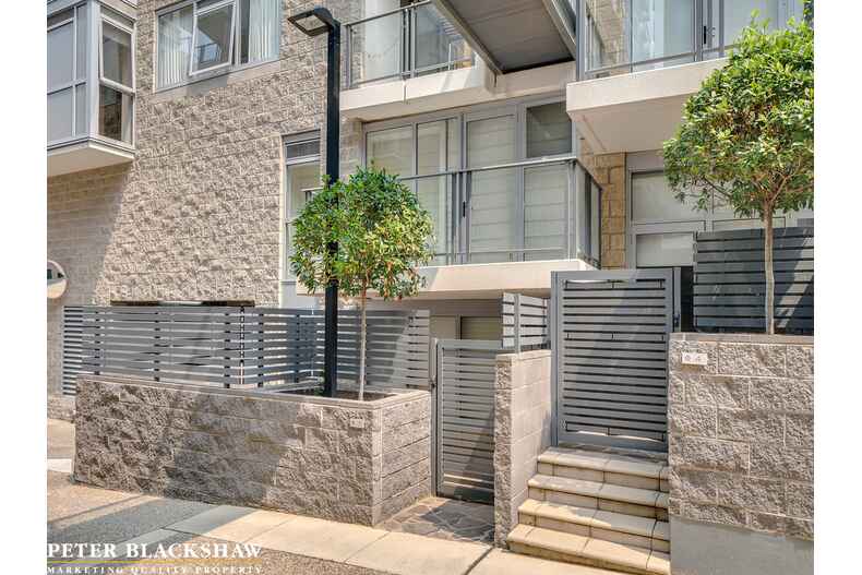 5/2 The Mews ("The Metropolitan") City 5/2 The Mews ("The Metropolitan") City