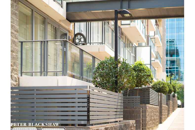 5/2 The Mews ("The Metropolitan") City 5/2 The Mews ("The Metropolitan") City