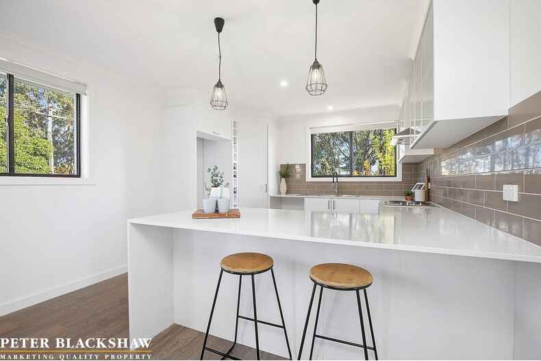 21 Companion Crescent Flynn 21 Companion Crescent Flynn