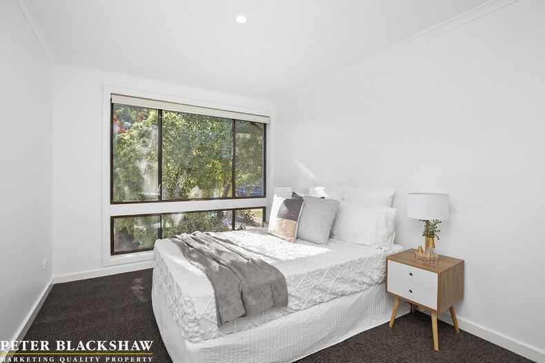 21 Companion Crescent Flynn 21 Companion Crescent Flynn