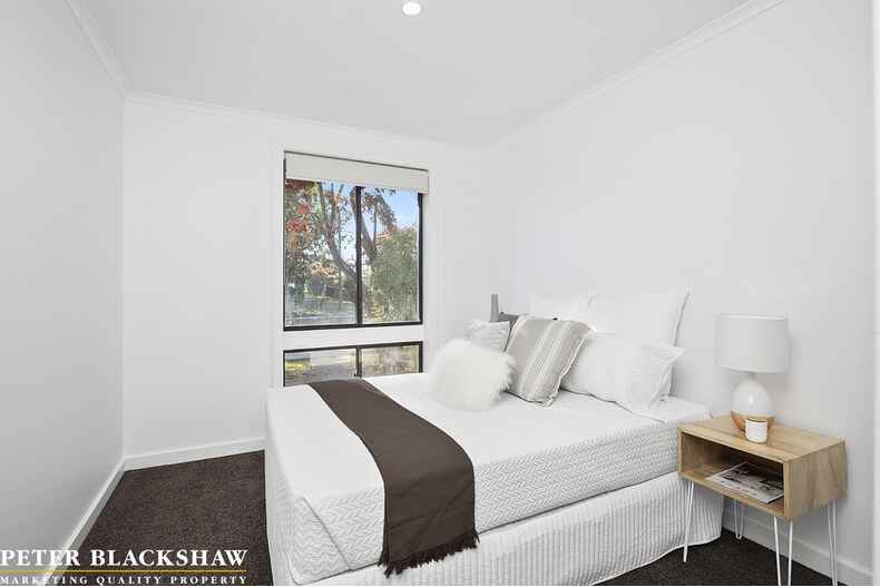 21 Companion Crescent Flynn 21 Companion Crescent Flynn