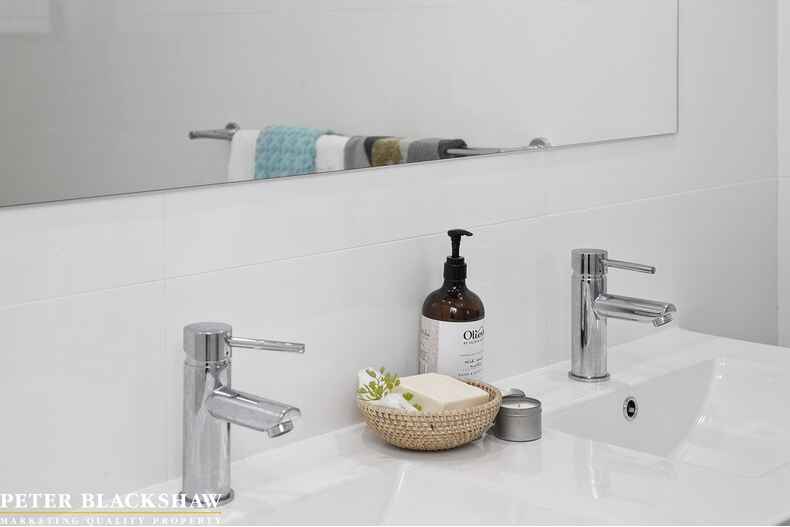 21 Companion Crescent Flynn 21 Companion Crescent Flynn