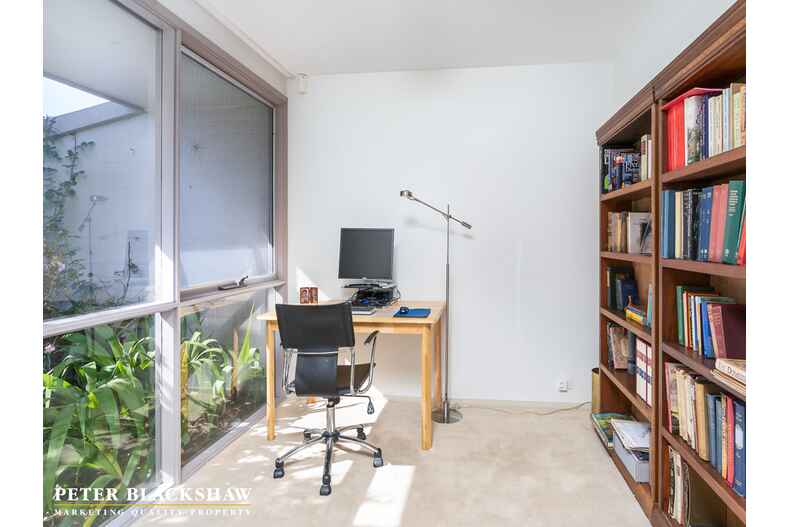 1/130 Shackleton Circuit Mawson