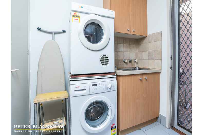 1/130 Shackleton Circuit Mawson