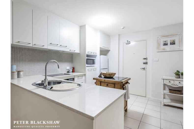 34/1 Cowlishaw Street Greenway