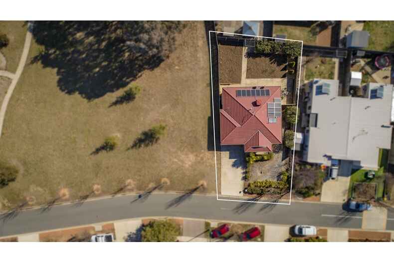 13 Eric De Salis Street Macgregor 13 Eric De Salis Street Macgregor