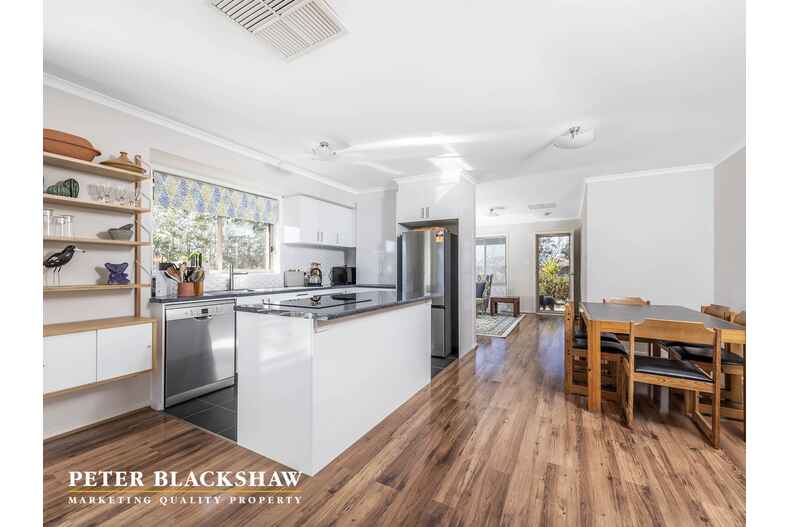 13 Eric De Salis Street Macgregor 13 Eric De Salis Street Macgregor