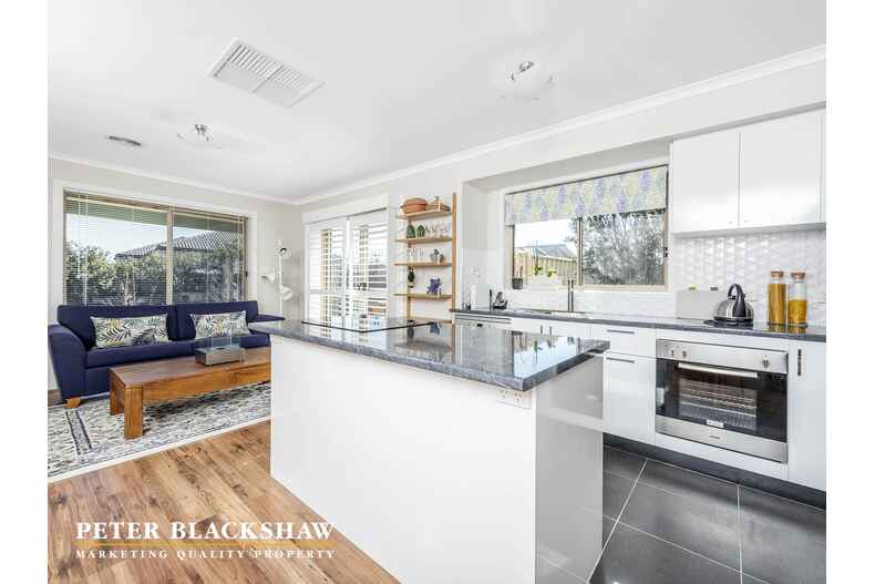 13 Eric De Salis Street Macgregor 13 Eric De Salis Street Macgregor