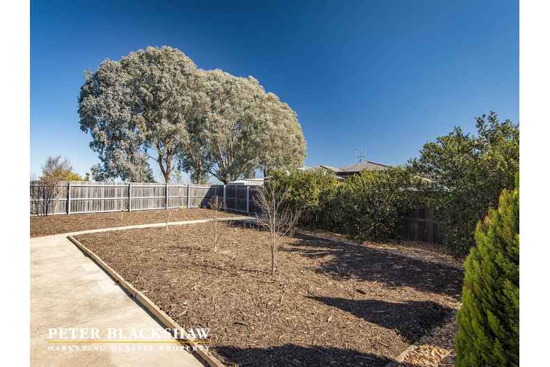 13 Eric De Salis Street Macgregor 13 Eric De Salis Street Macgregor