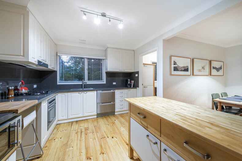 96 Finniss Crescent Narrabundah 96 Finniss Crescent Narrabundah