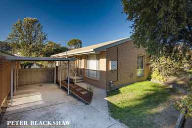 Lot 32/32 Perrin Circuit Banks