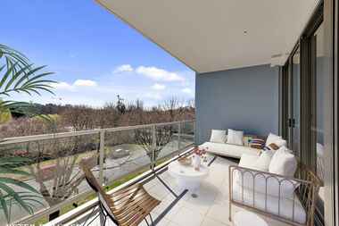 38/10 Burke Crescent Kingston