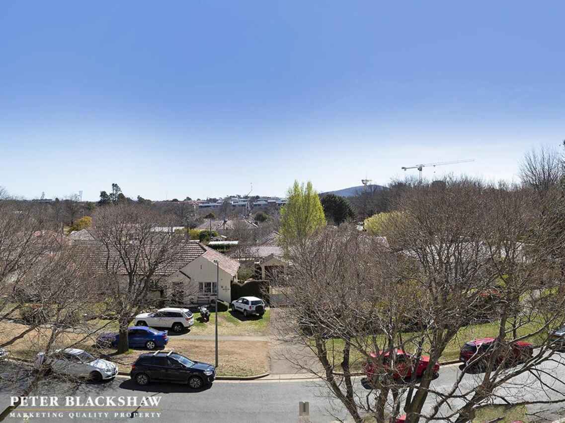 38/10 Burke Crescent Kingston