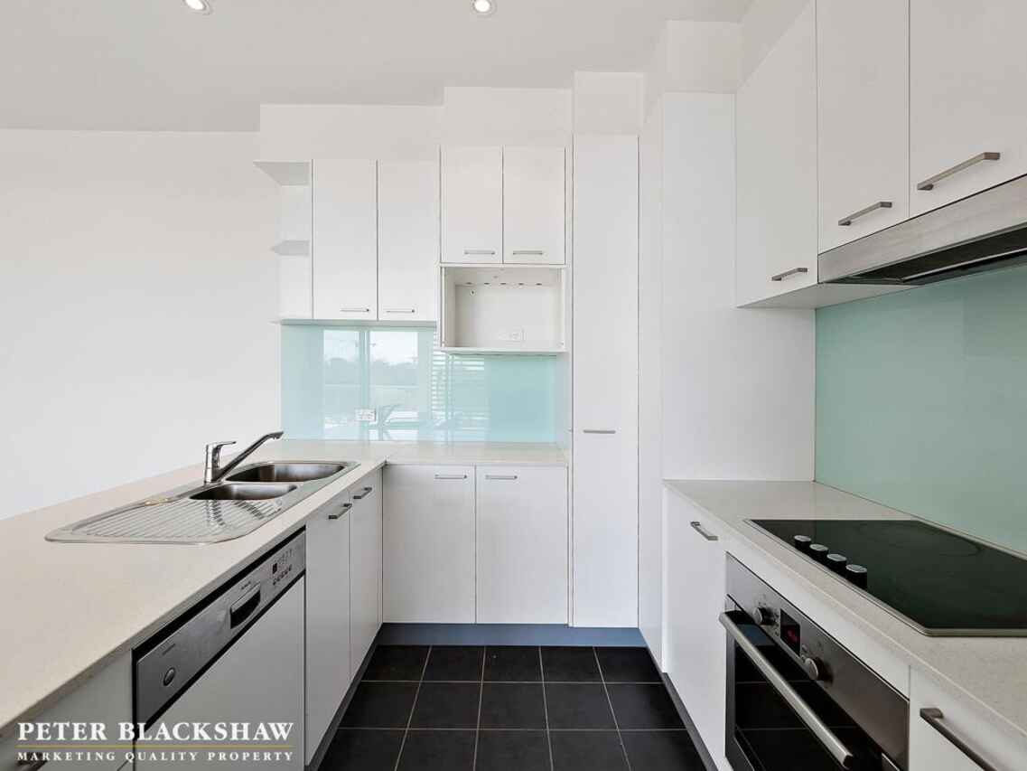 38/10 Burke Crescent Kingston