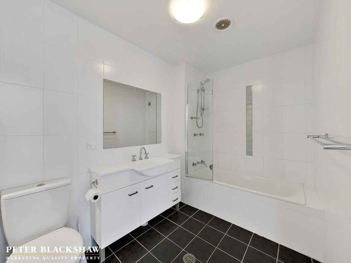 38/10 Burke Crescent Kingston