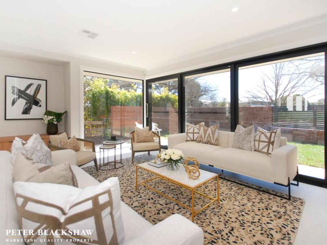 1 Blaxland Crescent Griffith