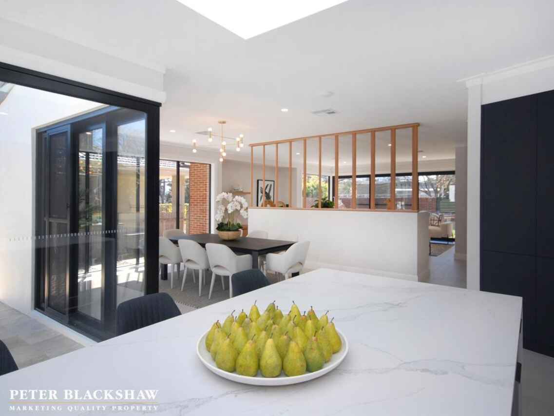 1 Blaxland Crescent Griffith