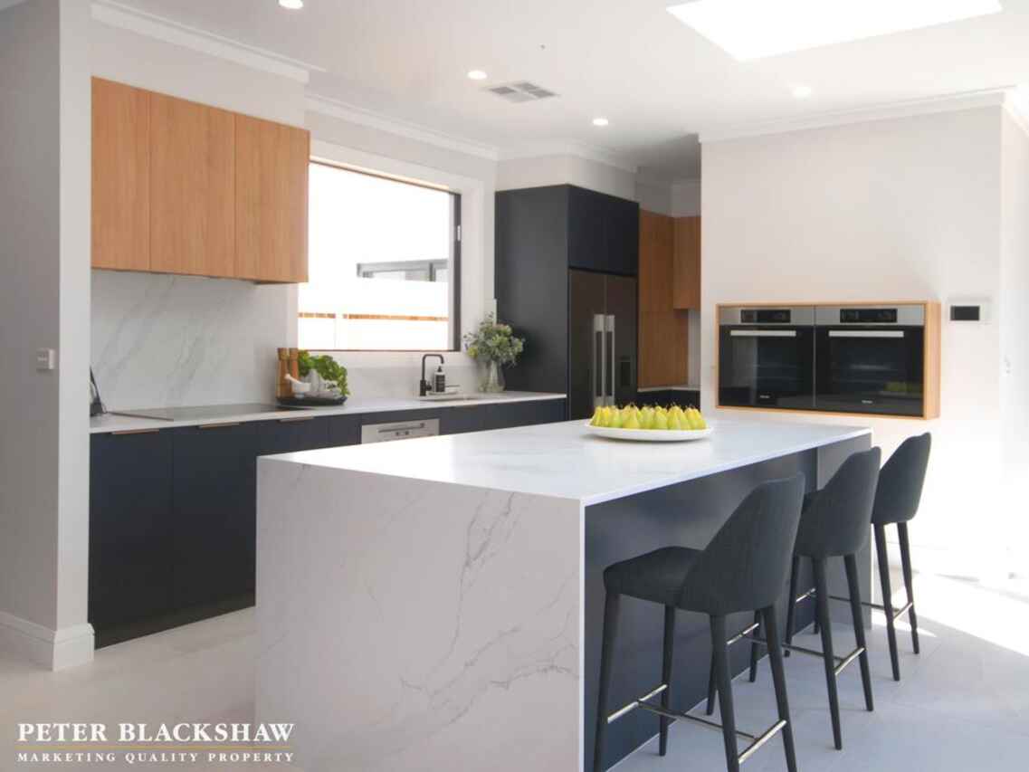 1 Blaxland Crescent Griffith
