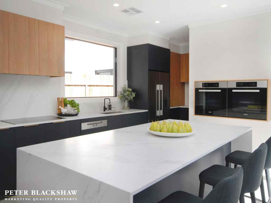 1 Blaxland Crescent Griffith