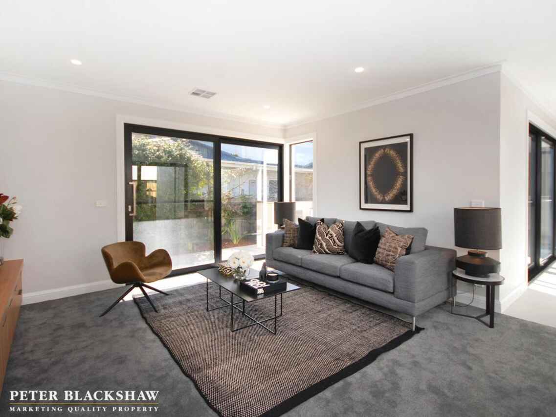 1 Blaxland Crescent Griffith