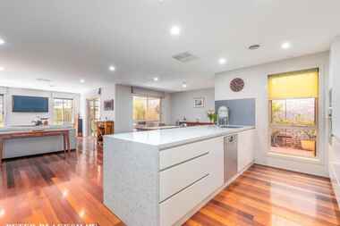 7/11 Florence Fuller Crescent Conder