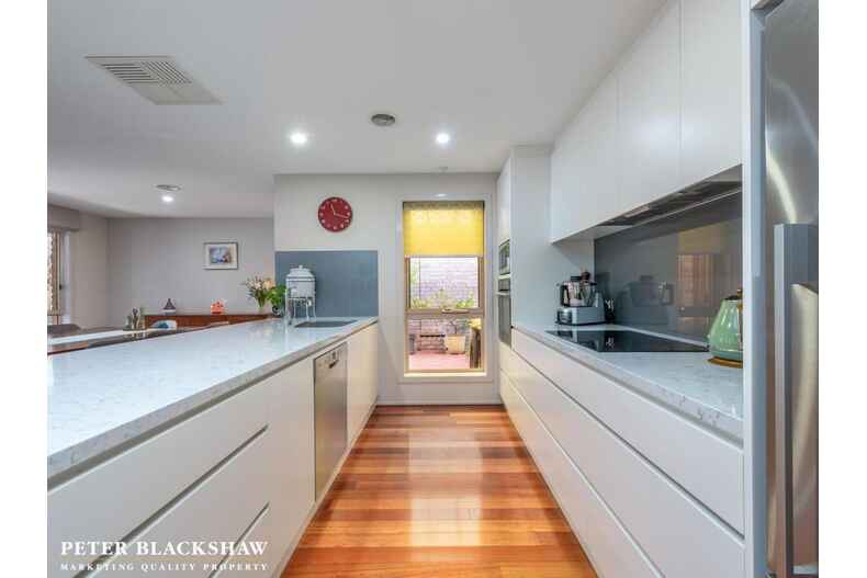 7/11 Florence Fuller Crescent Conder 7/11 Florence Fuller Crescent Conder