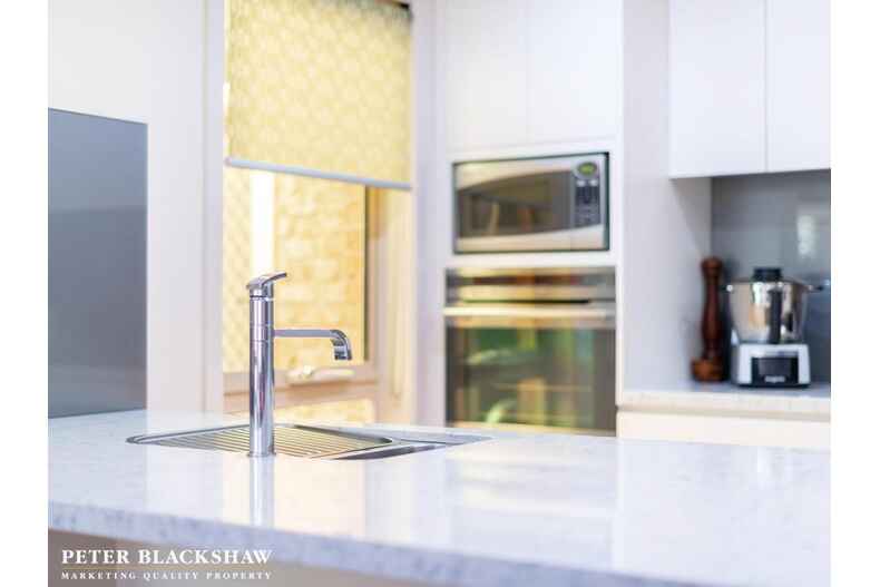 7/11 Florence Fuller Crescent Conder 7/11 Florence Fuller Crescent Conder