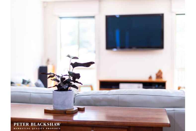 7/11 Florence Fuller Crescent Conder 7/11 Florence Fuller Crescent Conder