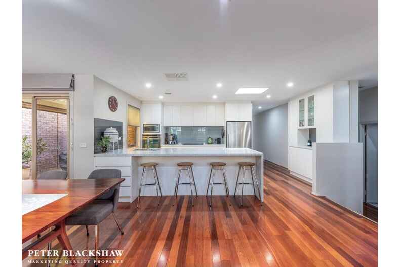 7/11 Florence Fuller Crescent Conder 7/11 Florence Fuller Crescent Conder