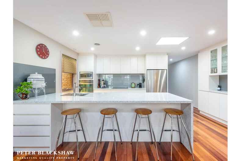 7/11 Florence Fuller Crescent Conder 7/11 Florence Fuller Crescent Conder