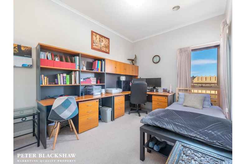 7/11 Florence Fuller Crescent Conder 7/11 Florence Fuller Crescent Conder