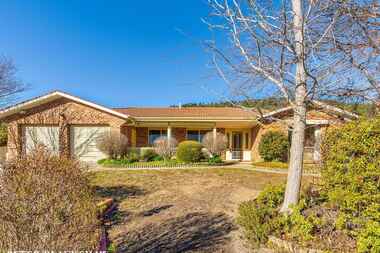 30 Rowntree Crescent Isaacs