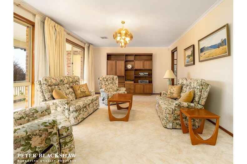 30 Rowntree Crescent Isaacs 30 Rowntree Crescent Isaacs