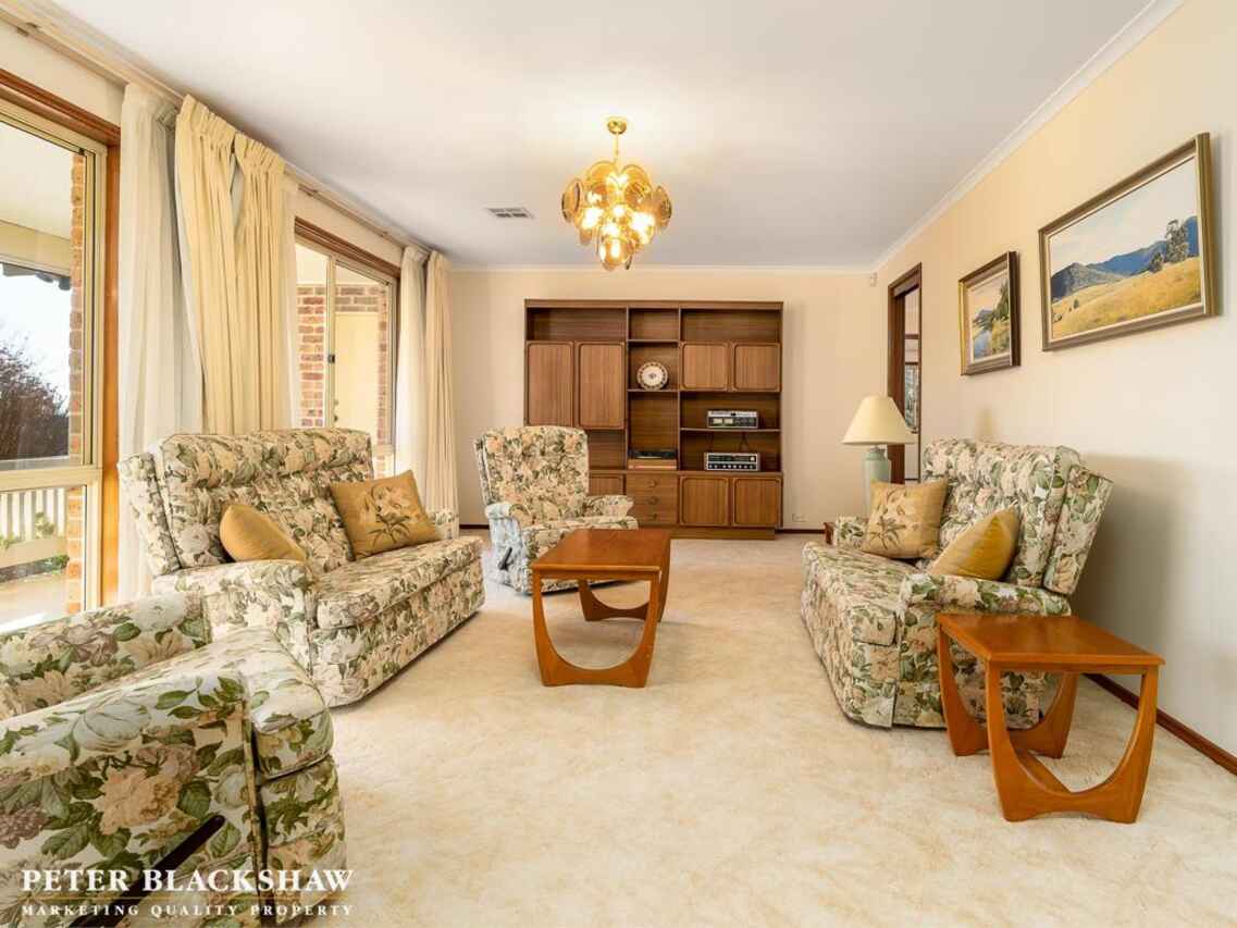 30 Rowntree Crescent Isaacs