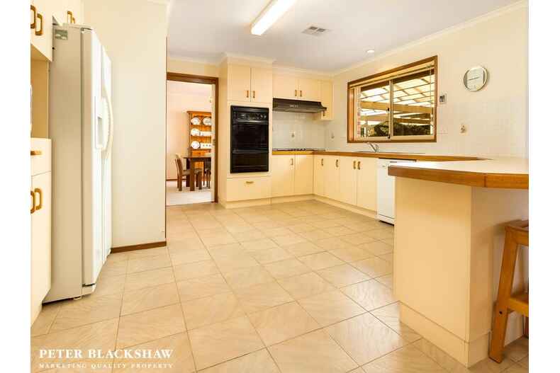 30 Rowntree Crescent Isaacs 30 Rowntree Crescent Isaacs