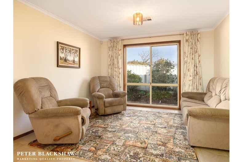 30 Rowntree Crescent Isaacs 30 Rowntree Crescent Isaacs