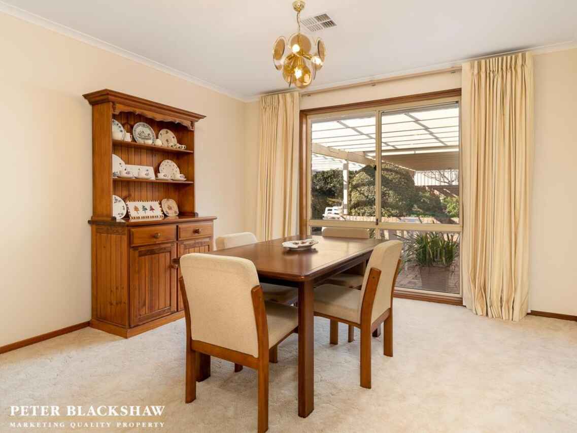 30 Rowntree Crescent Isaacs