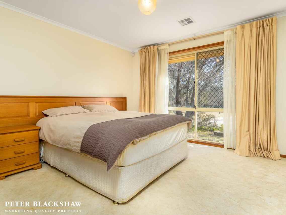 30 Rowntree Crescent Isaacs