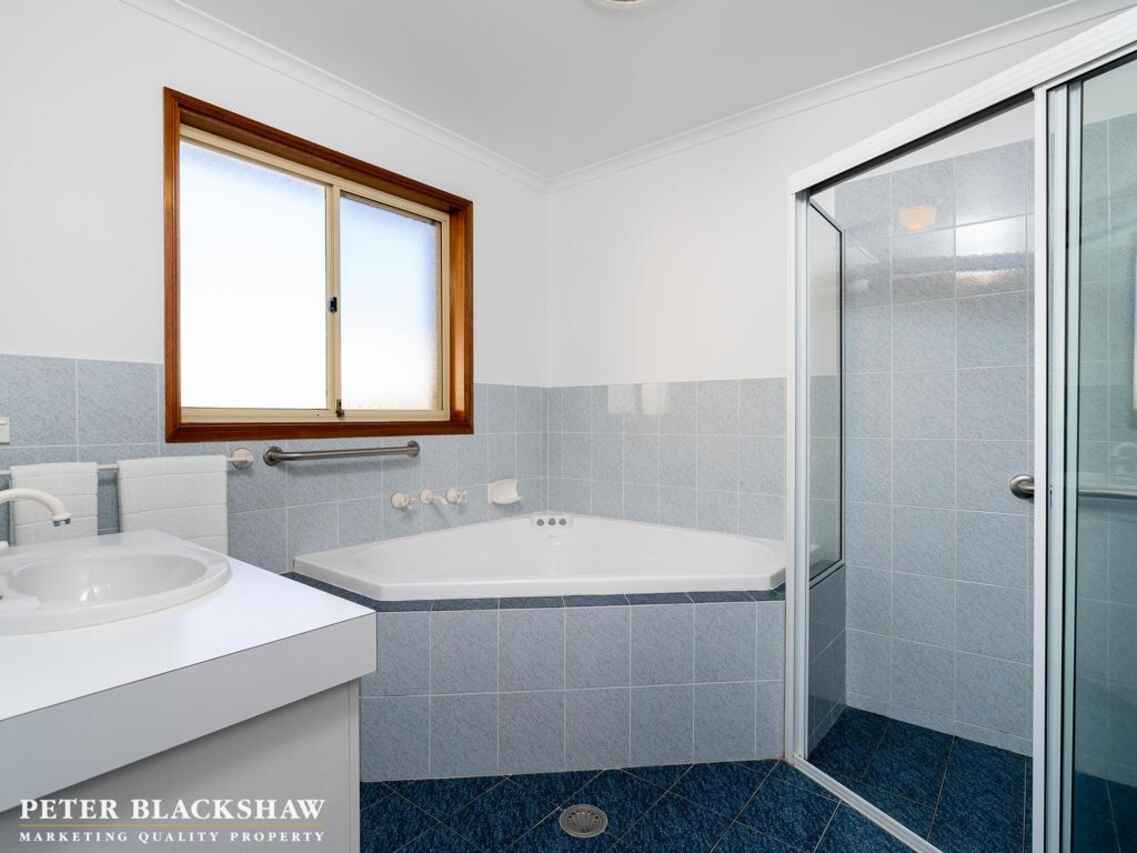 30 Rowntree Crescent Isaacs