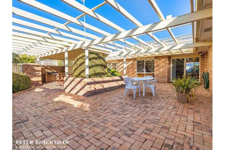 30 Rowntree Crescent Isaacs 30 Rowntree Crescent Isaacs