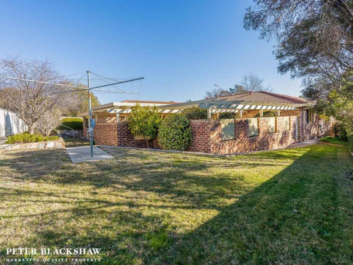 30 Rowntree Crescent Isaacs