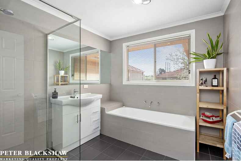 2/85 Lampard Circuit Bruce