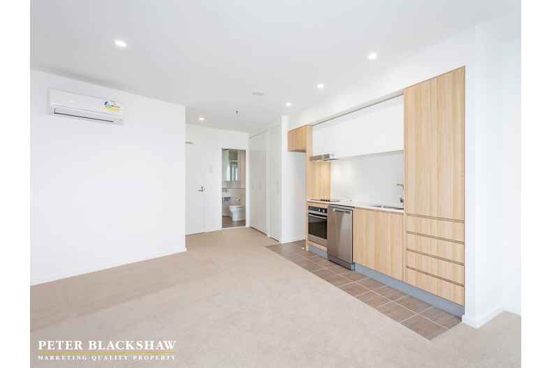 297/1 Anthony Rolfe Avenue Gungahlin