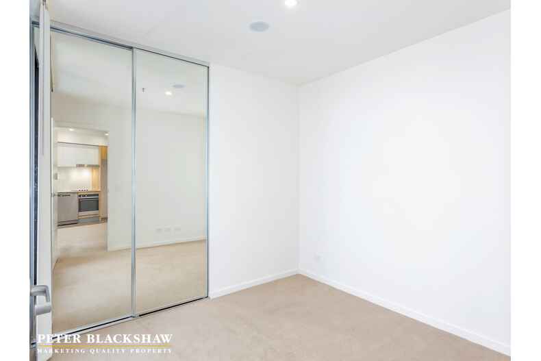 297/1 Anthony Rolfe Avenue Gungahlin