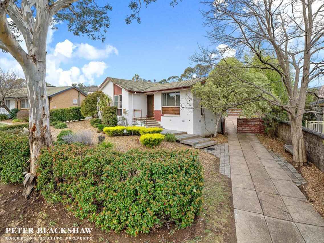 49 Ingamells Street Garran