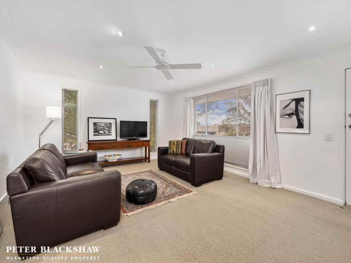 49 Ingamells Street Garran