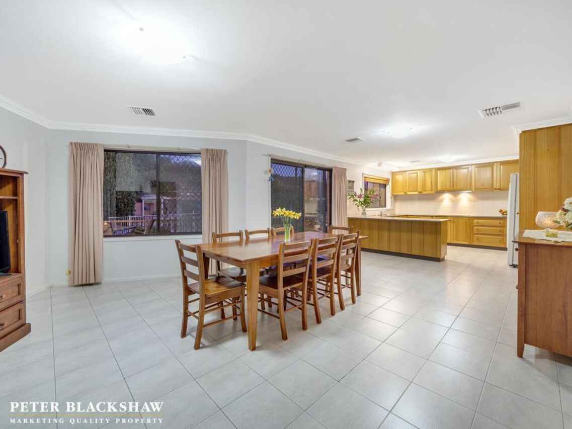 2 Chapple Close Isaacs