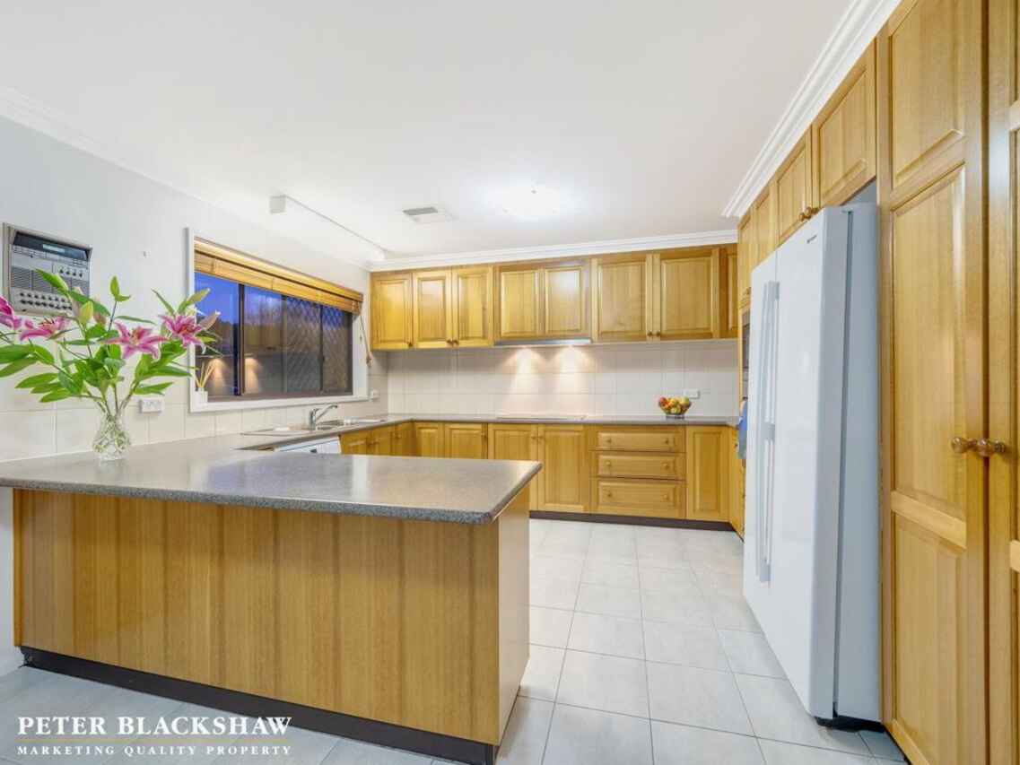2 Chapple Close Isaacs