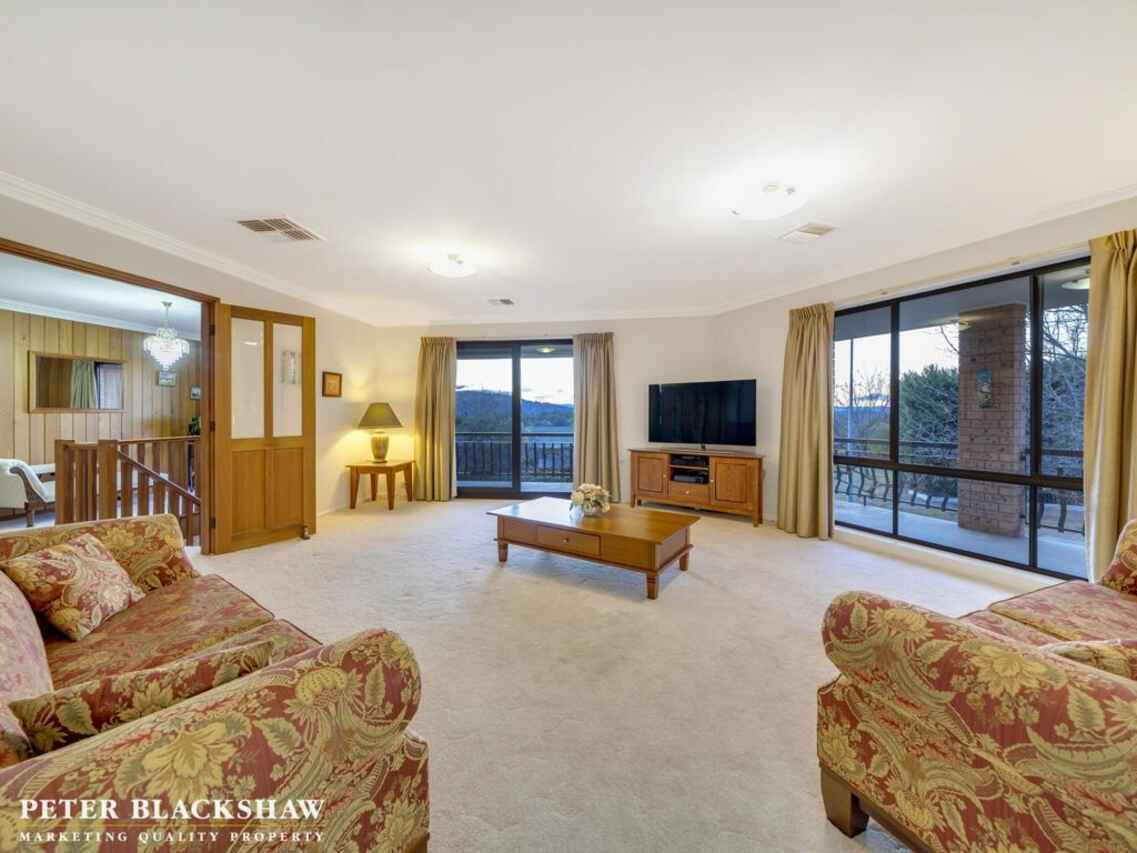 2 Chapple Close Isaacs